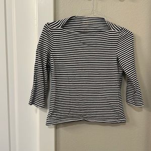 Black and white quarter sleeve shirt